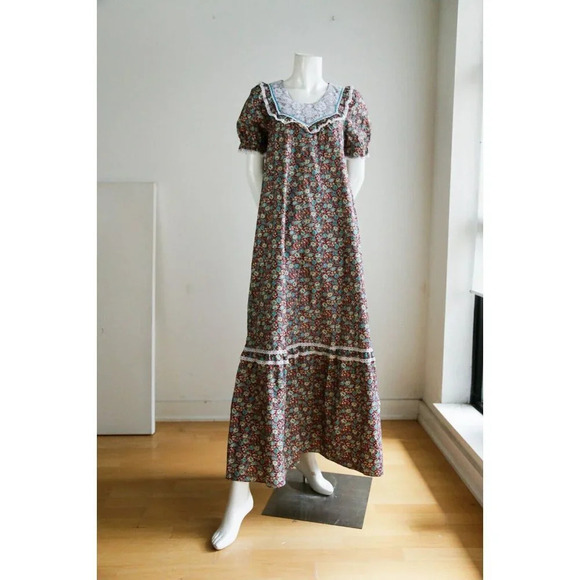 Vintage Handmade Cotton Microfloral Chintz Print Lace Detail Boho Dress - Picture 4 of 8
